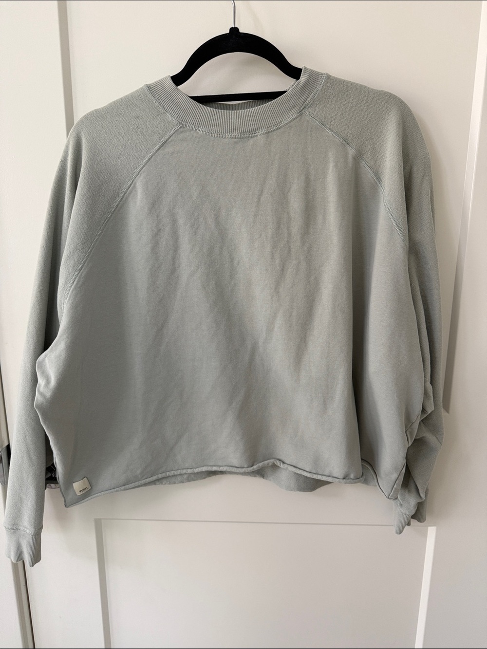 Vuori Relaxed Crewneck Sweatshirt in Sage Green Small
